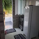 Quarto Tipo Kit Net Na Parte Externa Da Casa